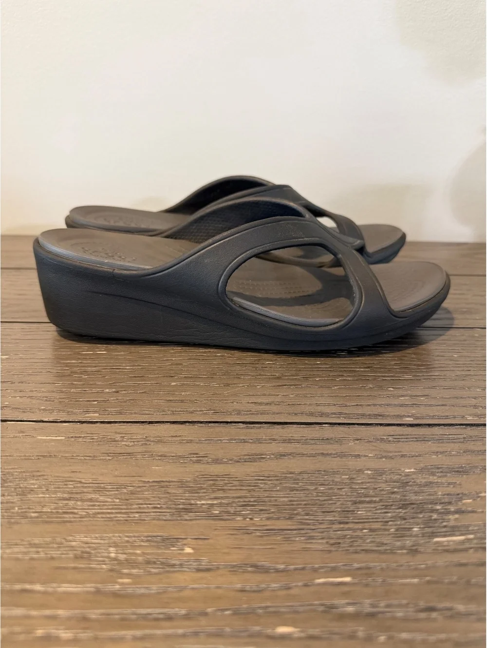 Crocs Women's Black Wedge Sandals Size 8